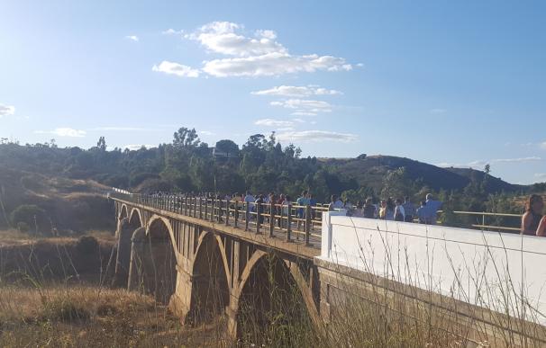 La Junta cede a Villarrasa un tramo de la A-493 y el Puente Gadea para el acceso a la futura vía verde