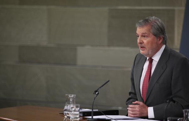 Méndez de Vigo, tras la reprobación de Montoro: "El ministro goza de la confianza de Rajoy y del Gobierno"