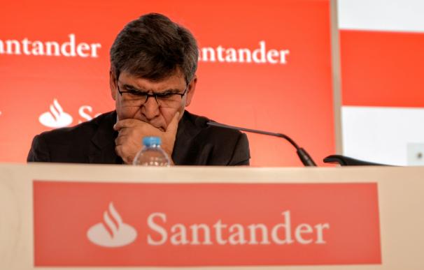 El Santander se muestra "sorprendido" por la trama de Ausbanc