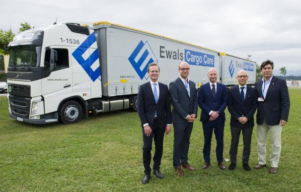 Se presenta en Santander un camión dúo trailer que reduce "en un 40%" las emisiones de CO2