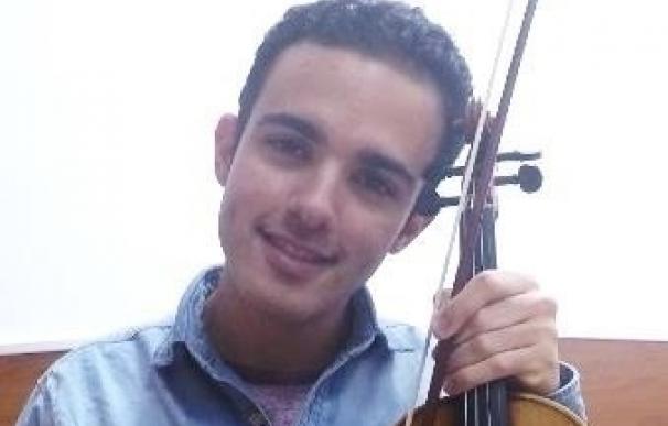 El violinista Sacha Paredes actúa mañana en el Museo de Artes Decorativas, dentro del programa que une arte y música