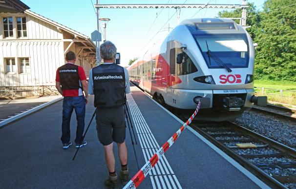 Siete heridos en un ataque con cuchillo y líquido inflamable en un tren en Suiza