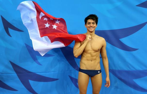 El singaporense Schooling da la sorpresa y deja sin oro a Michael Phelps en los 100 mariposa
