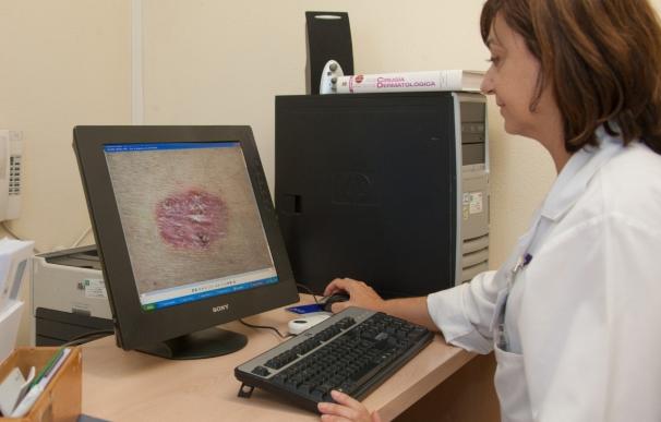 Hospital Virgen del Rocío cumple 10 años diagnosticando problemas de piel mediante fotos desde centros de salud