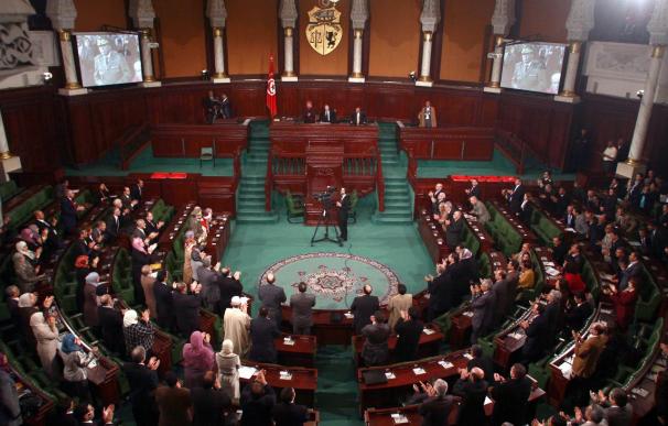 Túnez estrena gobierno democrático un año después del inicio de las revueltas