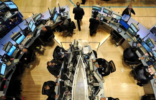 Wall Street cierra con fuertes pérdidas y el Dow Jones cae un 0,59 por ciento