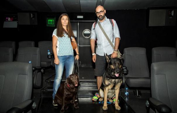 Más de 30 perros acudieron a la sesión 'petfriendly' durante el estreno de 'Mascotas' en Cinesa Proyecciones en Madrid