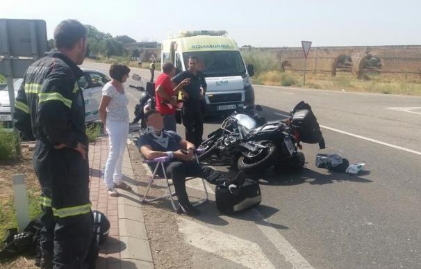 Dos ocupantes de una moto heridos en una colisión con un turismo, en la A-220 en Caspe