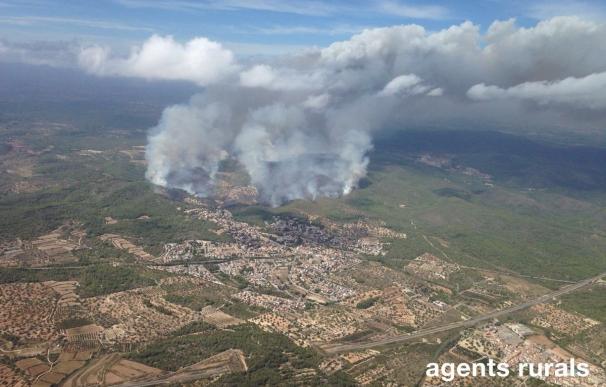 Regresan a sus casas los vecinos de Bonastre (Tarragona) desalojados por el fuego