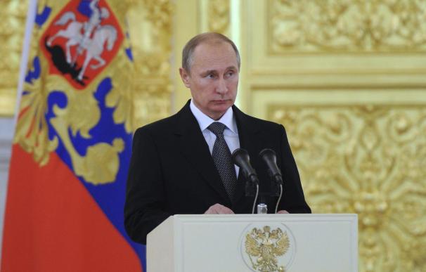 Vladimir Putin acusa a los especuladores de causar la depreciación del rublo