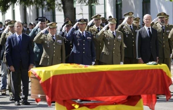 Vara asistirá este jueves en Ahillones (Badajoz) al funeral por el soldado fallecido en Canfranc