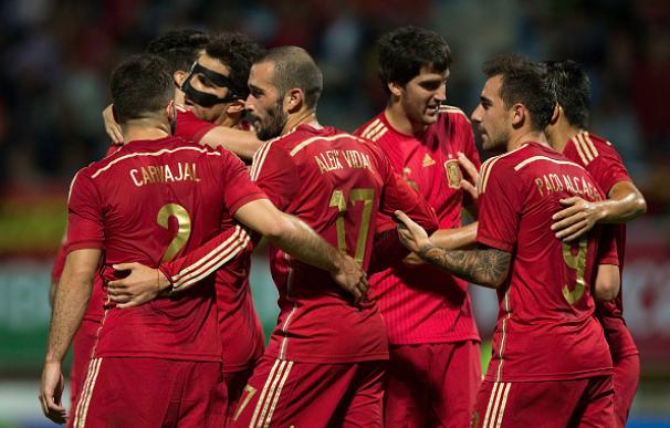 España celebra nuo de los goles a Costa Rica