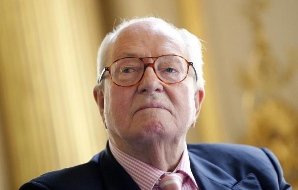 Jean-Marie Le Pen pide a su hija que restituya su blog en la web del FN