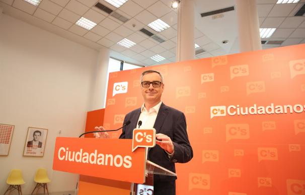 Ciudadanos insta al PSOE a abandonar uno de sus tres 'noes' y rechaza un pacto de gobierno donde esté Podemos