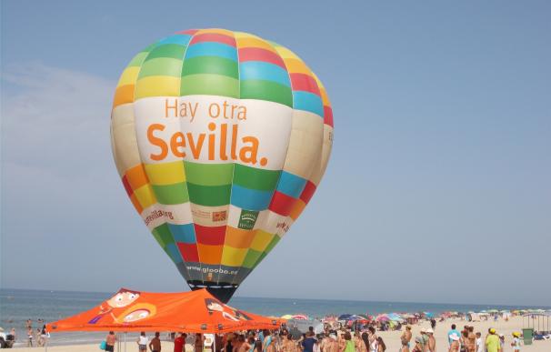 El globo aerostático 'Hay otra Sevilla' acaba su recorrido por la costa andaluza con "éxito histórico"