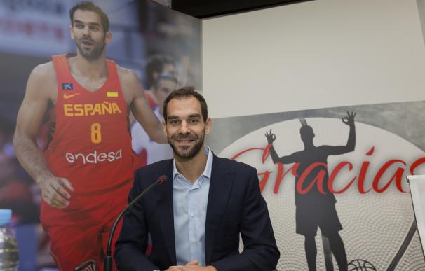 El jugador extremeño de baloncesto José Manuel Calderón anuncia su retirada de la selección nacional