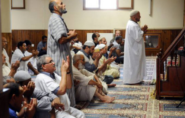 El Gobierno francés vigilará la financiación y el discurso de las mezquitas
