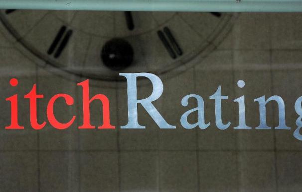 Fitch amenaza con rebajar la calificación al BBVA, Santander, CaixaBank, Bankia y cuatro bancos más