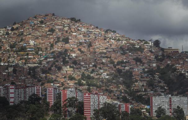 Cadenas y escasez en un mercado de alquiler venezolano casi inexistent