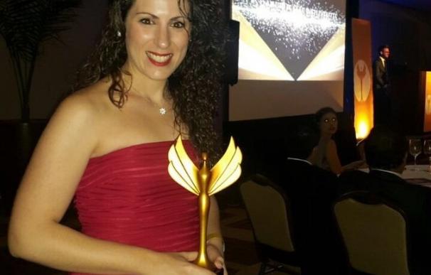 La puertollanera Ángela Paloma Martín recoge en Washington el premio que reconoce su influencia en comunicación política