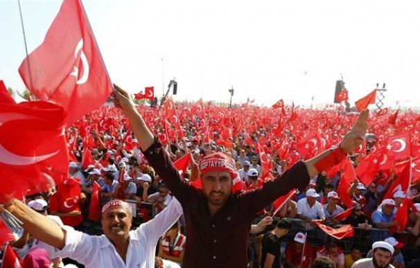 Un millón de turcos han acudido al mitin de apoyo a Erdogan.