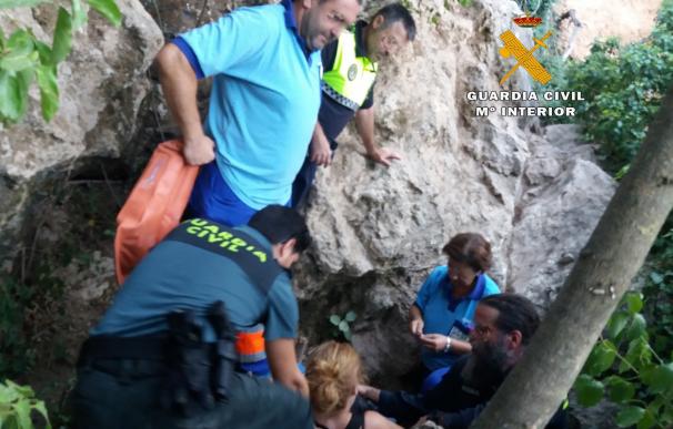Rescatan a una senderista herida en el barranco del río Genilla en Priego de Córdoba