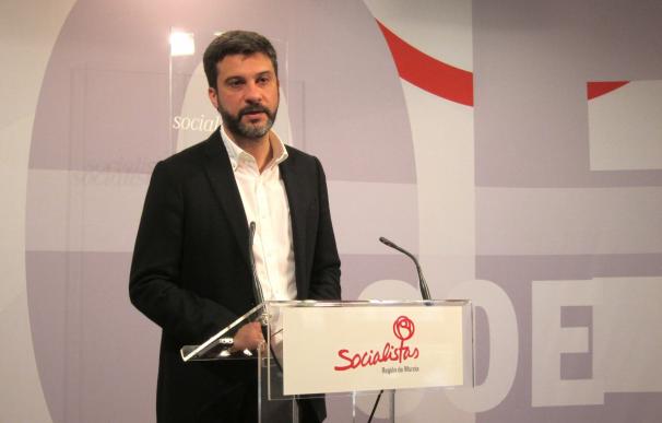 PSOE critica que el PP intenta poner en marcha la "inviable" pasarela de La Manga con una consulta "trampa"