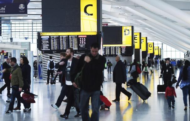 Heathrow comienza a aplicar controles para detectar posibles casos de ébola
