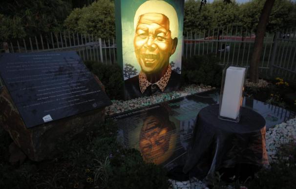 Sudáfrica recuerda a Mandela un año después de su muerte