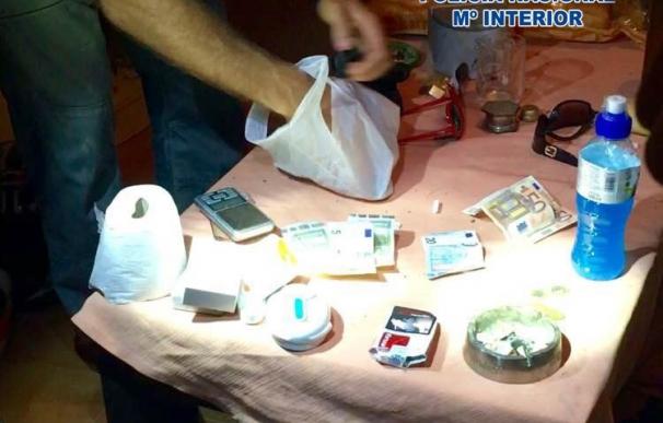 La Policía Nacional desmantela un "punto caliente" de venta de droga en Yecla y detiene a sus dos responsables