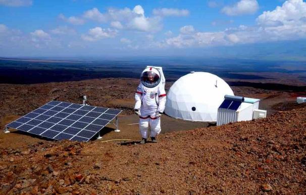 Seis científicos culminan un año de aislamiento en un Marte simulado
