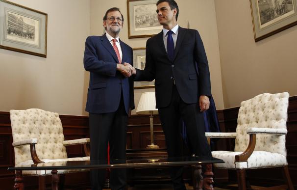 Rajoy se reunirá este lunes con Sánchez para pedirle su abstención en el debate de investidura