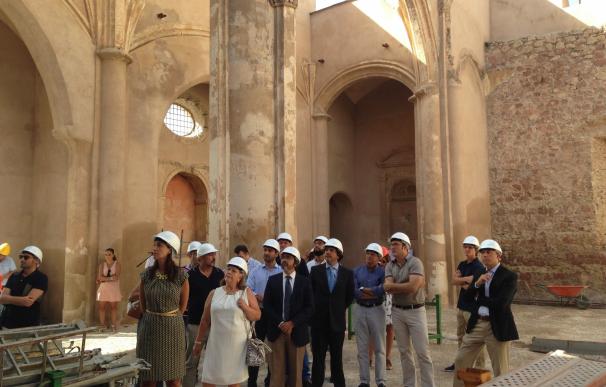Los andamios cubren ya la torre de la Iglesia de Santa María de Lorca para su rehabilitación integral