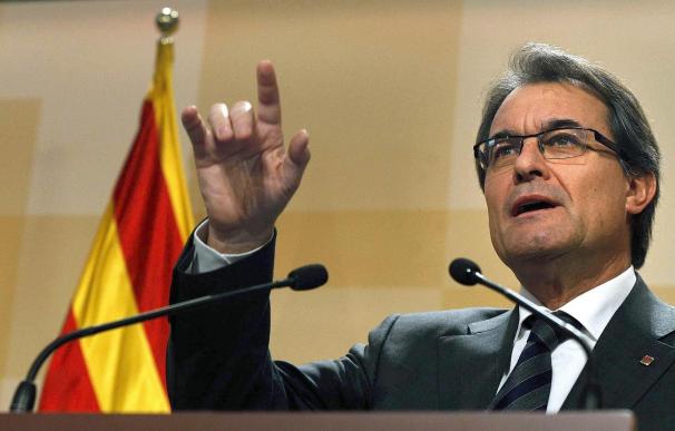 Artur Mas convoca una cumbre catalana para hacer frente a la "ofensiva" del Gobierno en educación