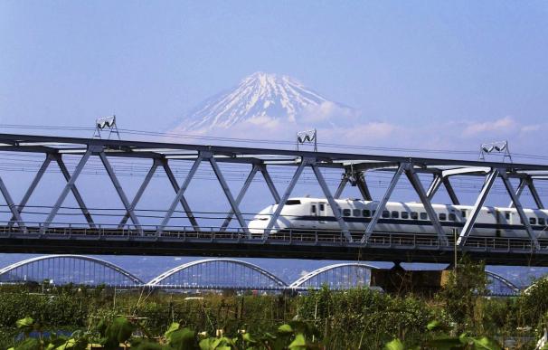 El tren bala nipón cumple 50 años entre añoranzas y planes del futuro