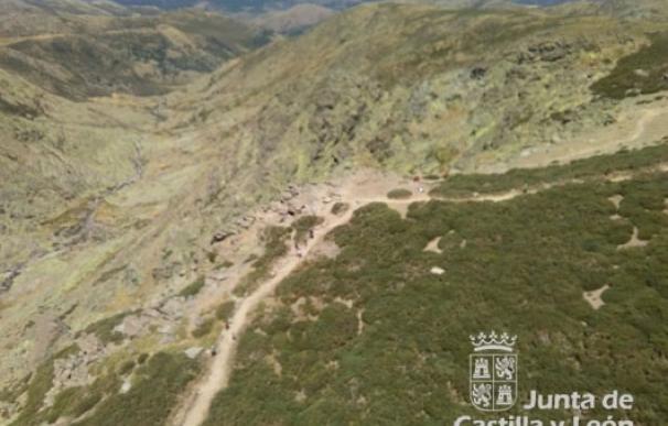 Rescatada una mujer tras sufrir una lesión en la Sierra de Gredos (Ávila)