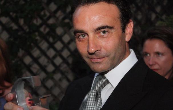 Enrique Ponce recibe el 'Premio Gentelman' 2015