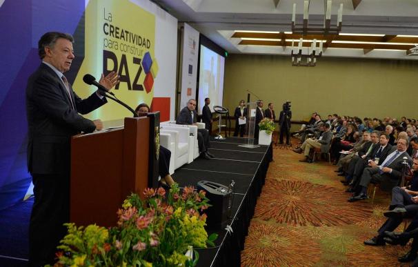 Santos pide aumentar el "control" de las encuestas sobre el plebiscito por la paz