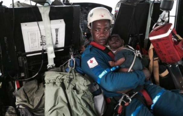 Mujer y su bebé sobreviven cinco días en la selva tras accidente aéreo