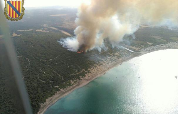 Continúan las tareas de extinción del incendio en Sa Canova, que está estabilizado y ha afectado a 22,78 hectáreas
