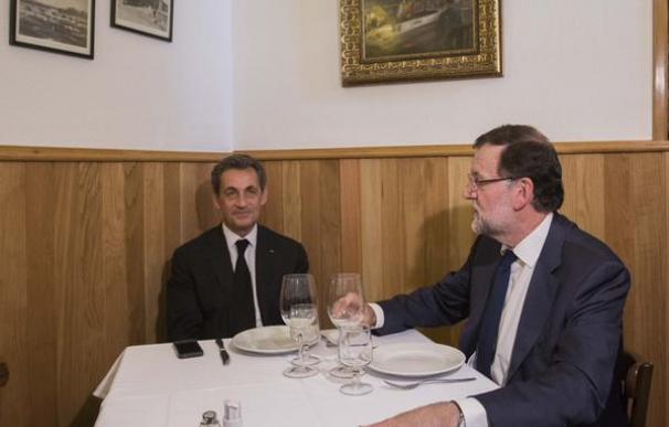 Rajoy compartió la foto de la comida con Sarkozy