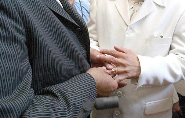 EE.UU. celebra una década de matrimonios homosexuales con un apoyo creciente