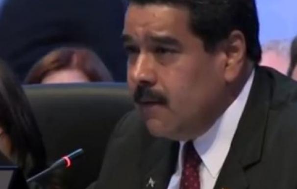 Maduro dice que González huyó "como un cobarde" de Venezuela