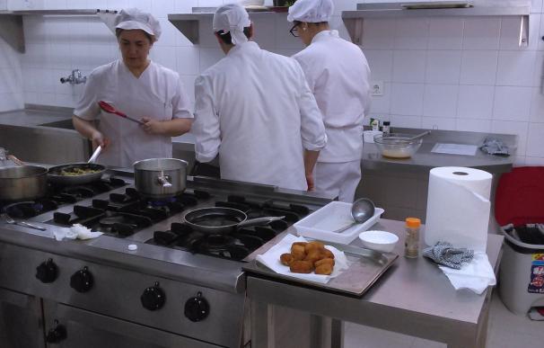 Cáritas Salamanca impartirá un curso de cocina para ocho personas en situación de vulnerabilidad o exclusión social