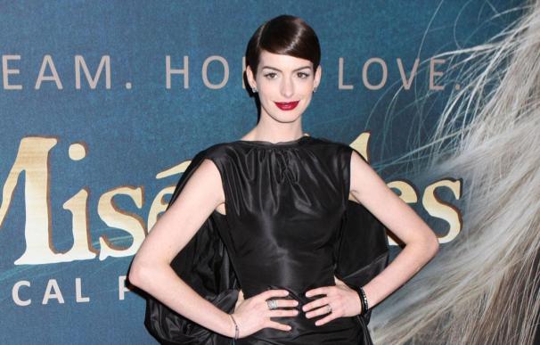 Anne Hathaway lamenta haber sido fotografiada sin ropa interior