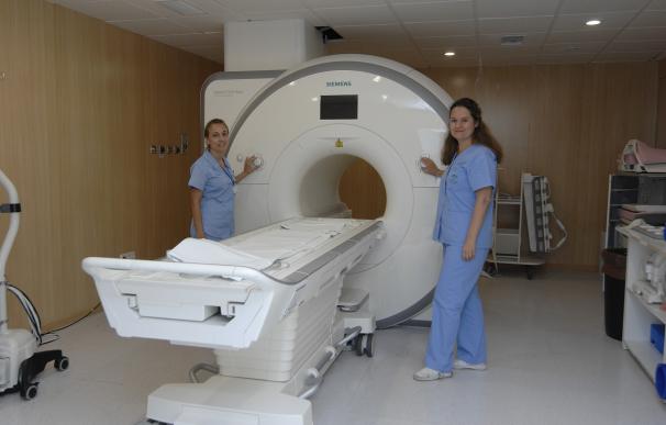 Un programa permite que 1.200 pacientes con claustrofobia se sometan a resonancia magnética en el Reina Sofía