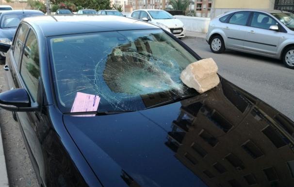Detenido un individuo por tirar piedras a vehículos estacionados en Cartagena