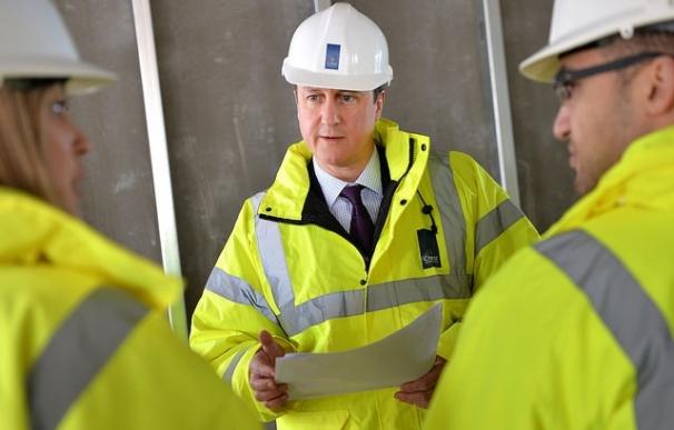 Cameron estudia ya fórmulas para reducir "significativamente" la inmigración de fuera de la UE