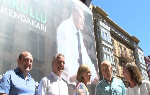 Un Urkullu en mangas de camisa, cartel electoral del PNV para las próximas elecciones