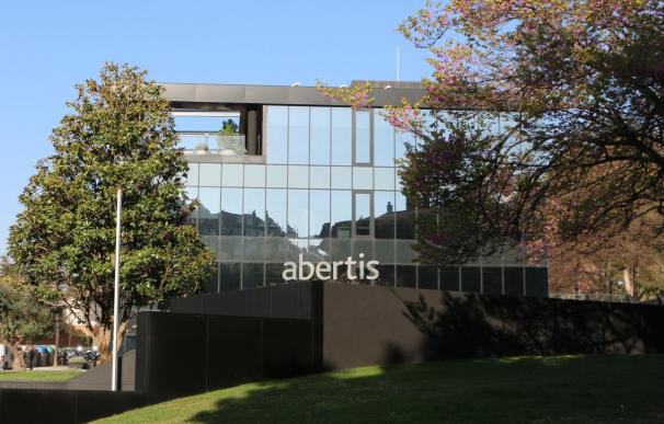 S&P abre la puerta a elevar el rating de Abertis, tras sacar a Bolsa de Cellnex y vender aeropuertos